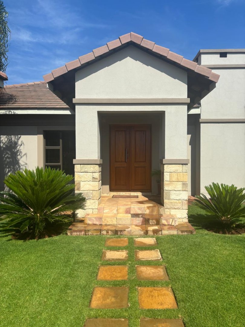 To Let 3 Bedroom Property for Rent in Wilkoppies North West